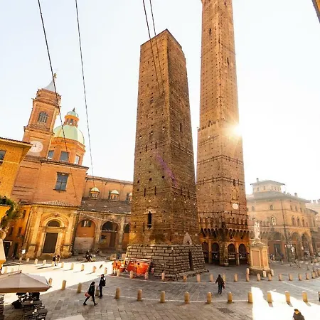 Asinelli Suite, Privilegiata Vista Sulle Due Torri Apartmán *