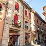 Asinelli Suite, Privilegiata Vista Sulle Due Torri アパート ボローニャ