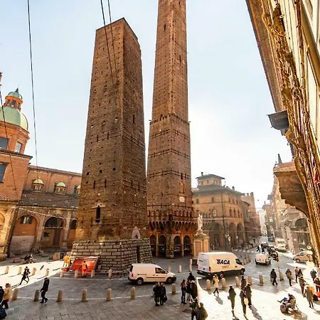 Daire Asinelli Suite, Privilegiata Vista Sulle Due Torri Bolonya